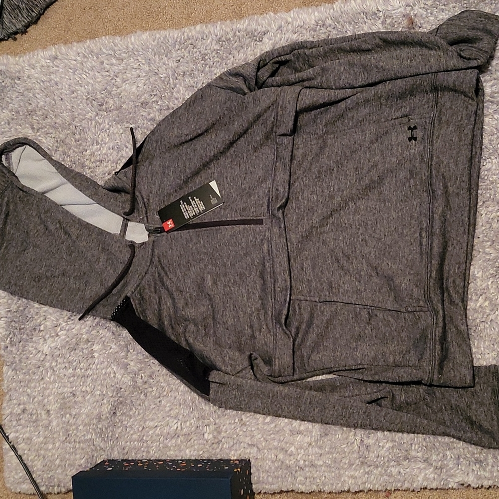Under Armour Top